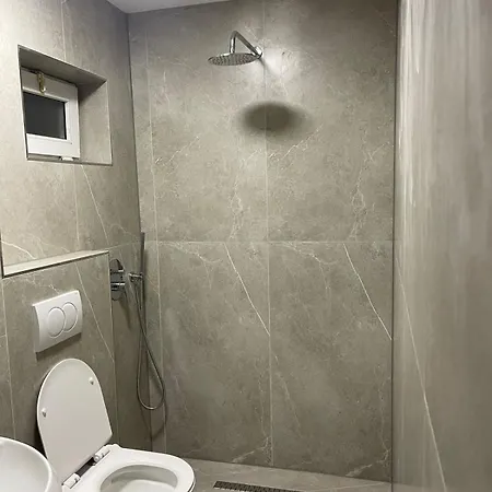 Vangjo 2 * Pogradec